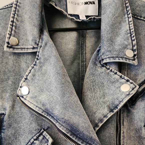 Fashion Nova Light Blue Denim Jacket - Picture 6 of 7